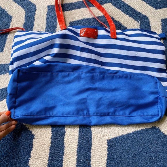 πΊπΈ ORIFLAME 2-in-1 BLUE WHITE RED STRIPE OVERSIZED BEACH BAG + COSMETIC β¦ - Picture 9 of 16